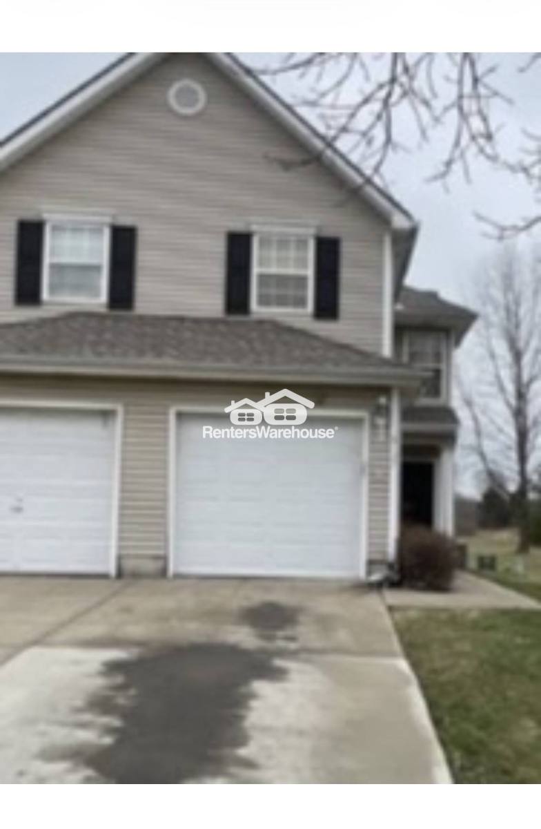 Townhouse for rent at 8127 Lawn Ave, Kansas City, MO 64119