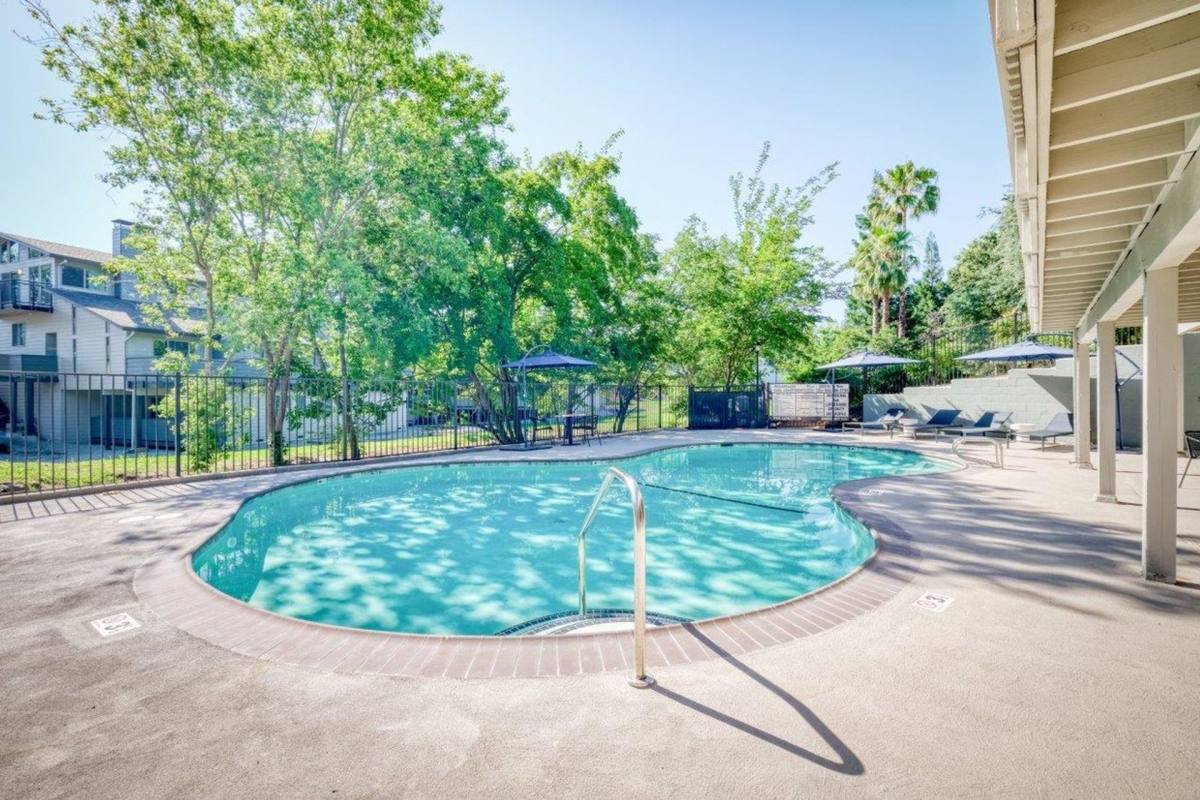 Apartment for rent at 333 Cirby Way, Roseville, CA 95678