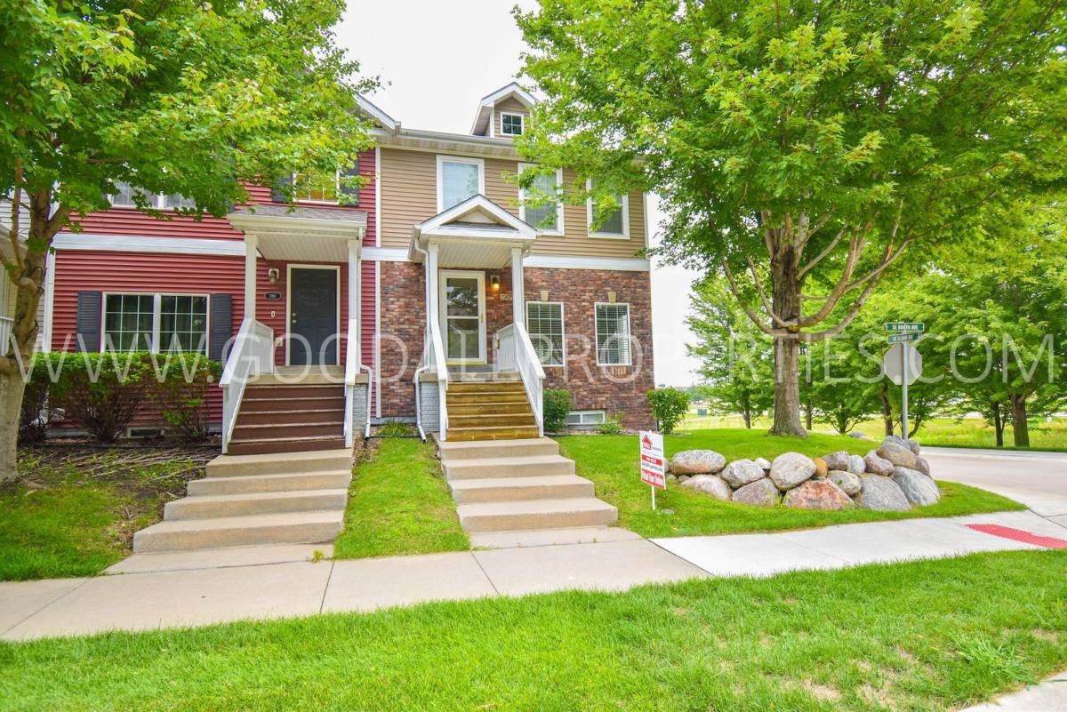 Townhouse for rent at 267 SE Booth Ave, Waukee, IA 50263