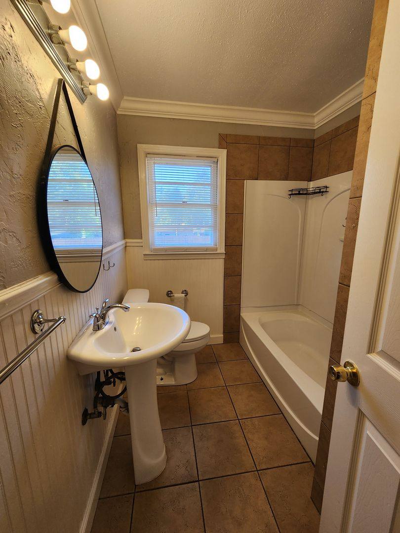 House for rent at 1213 McRee Dr, Valdosta, GA 31602