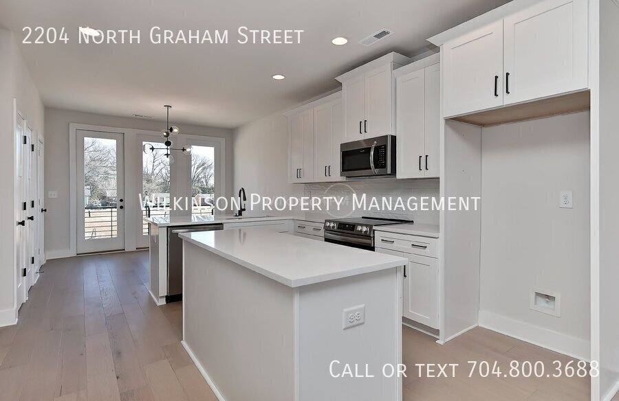 Townhouse for rent at 2204 Northend Dr, Charlotte, NC 28206