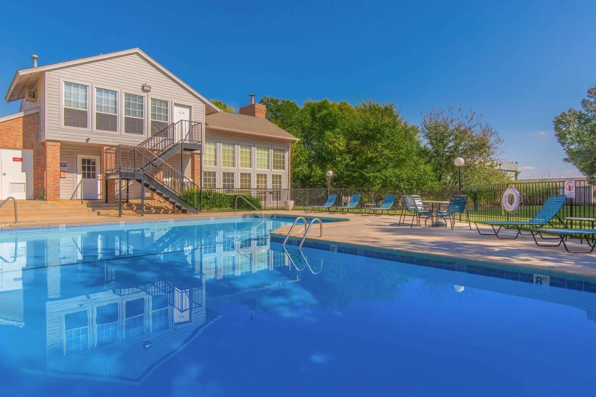 Apartment for rent at 6400 NW Expressway, Oklahoma City, OK 73132