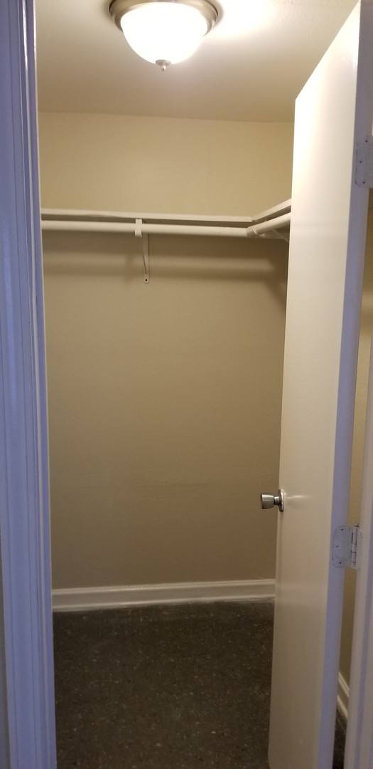 Apartment for rent at 925-927 Flood St, New Orleans, LA 70117