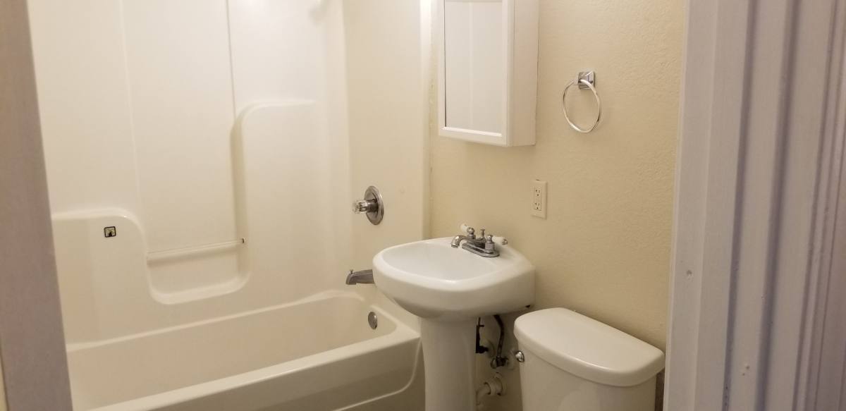 Apartment for rent at 925-927 Flood St, New Orleans, LA 70117