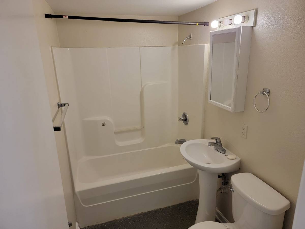 Apartment for rent at 925-927 Flood St, New Orleans, LA 70117
