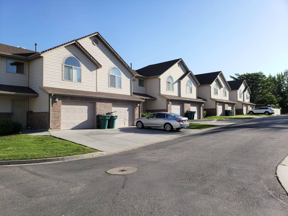 Apartment for rent at 960 S 550 E, Clearfield, UT 84015