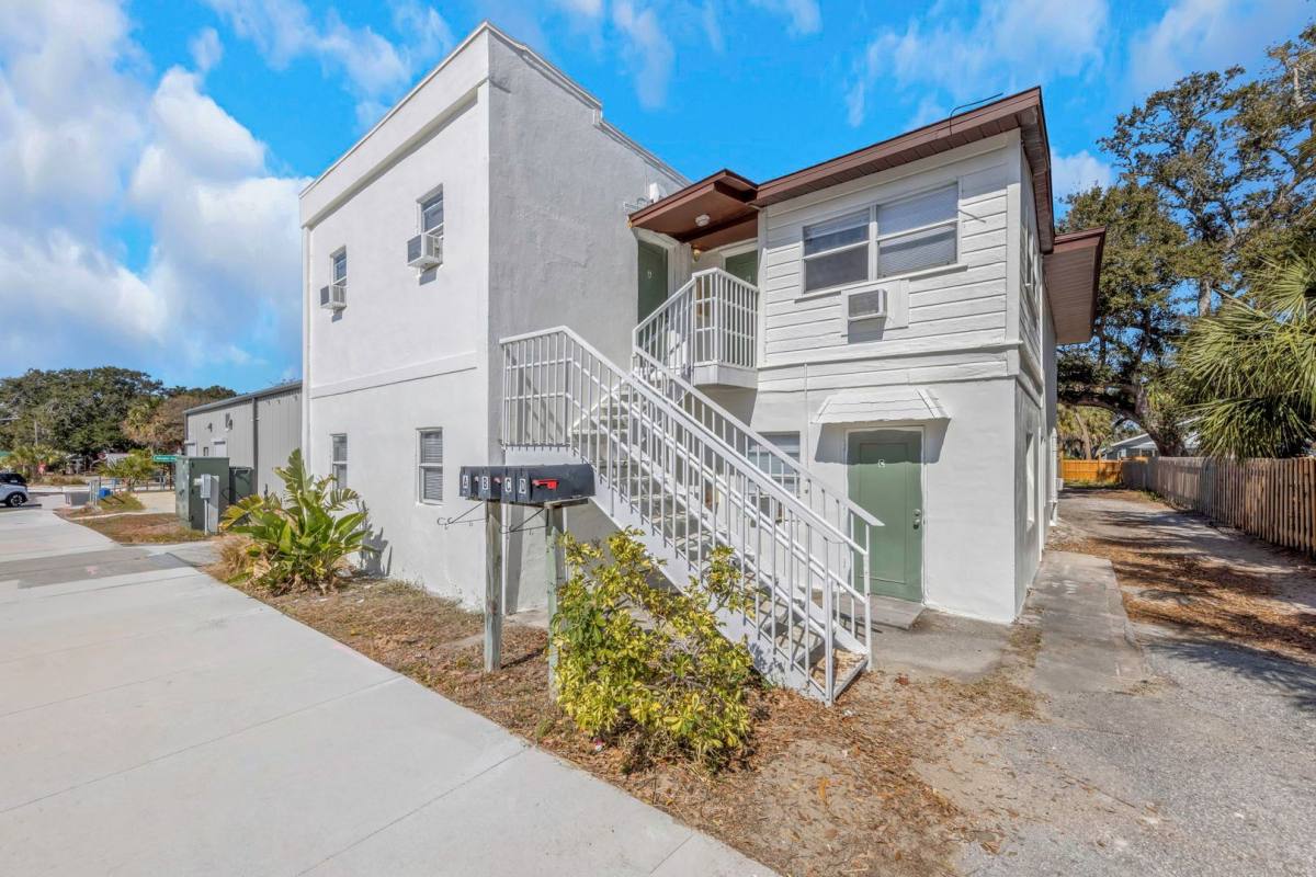 Apartment for rent at 416 Skinner Blvd, Dunedin, FL 34698