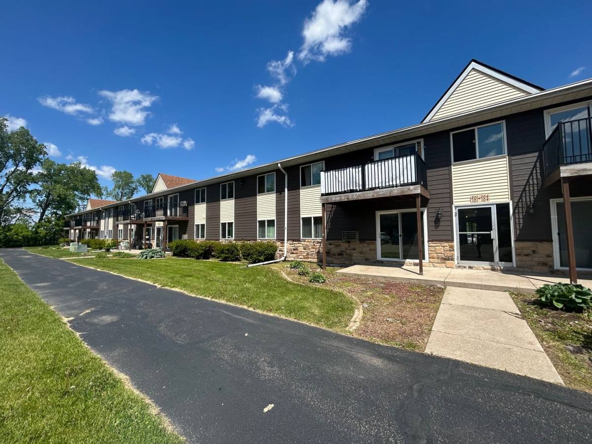 Apartment for rent at 992 Third St, Menasha, WI 54952