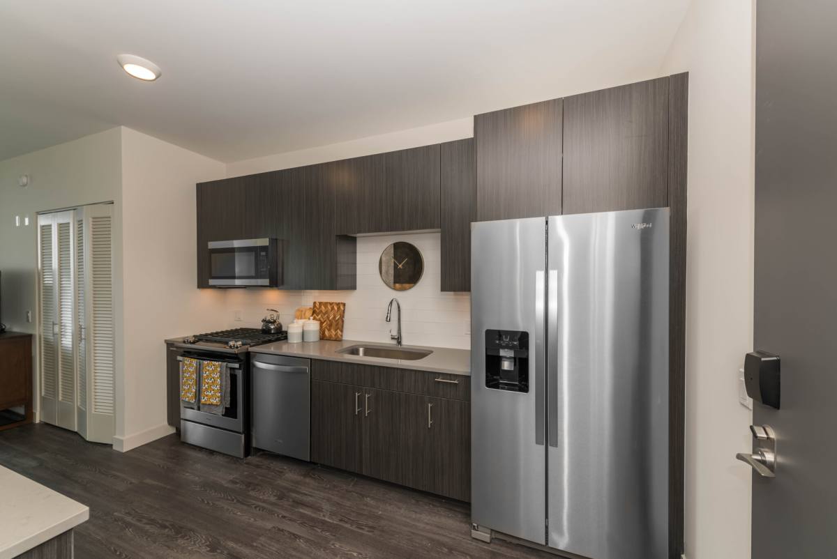 Townhouse for rent at 815 W Agatite Ave, Chicago, IL 60640