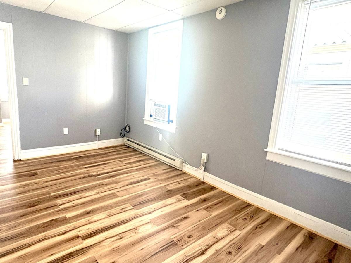 Townhouse for rent at 201 W 5th St, Waynesboro, PA 17268