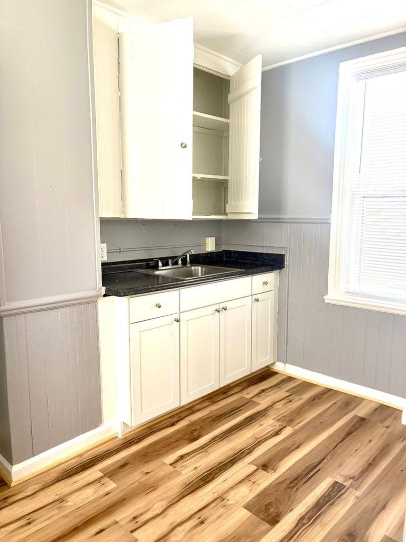 Townhouse for rent at 201 W 5th St, Waynesboro, PA 17268