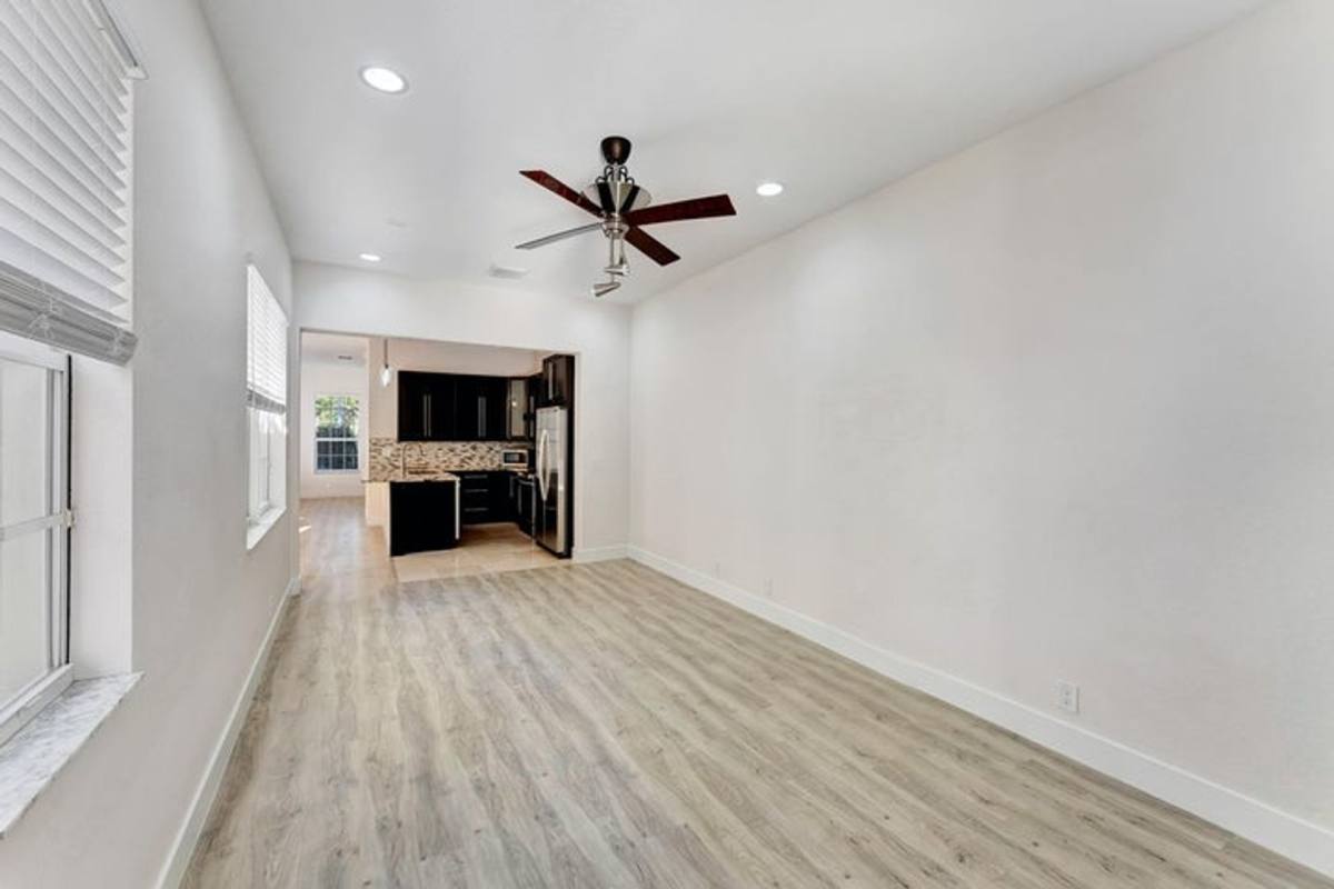 Townhouse for rent at 406 NW 25th Ave, Boynton Beach, FL 33426