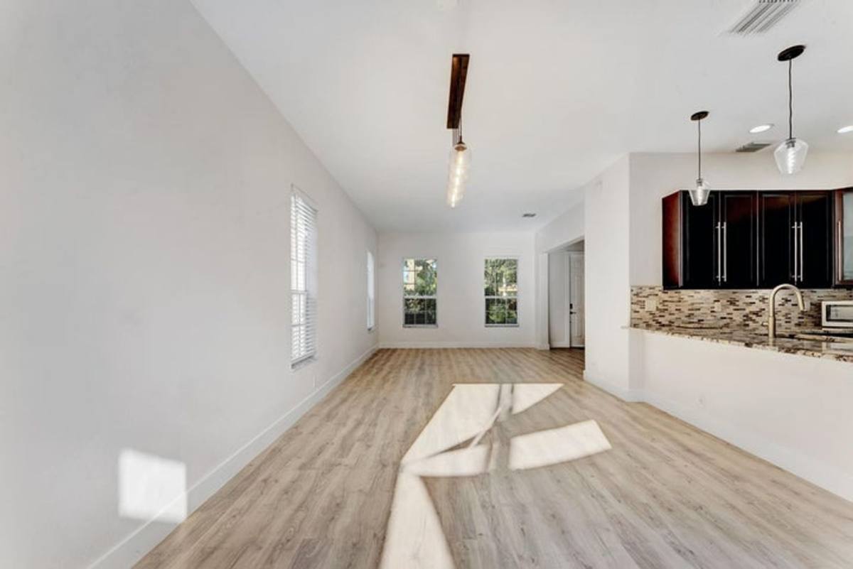 Townhouse for rent at 406 NW 25th Ave, Boynton Beach, FL 33426