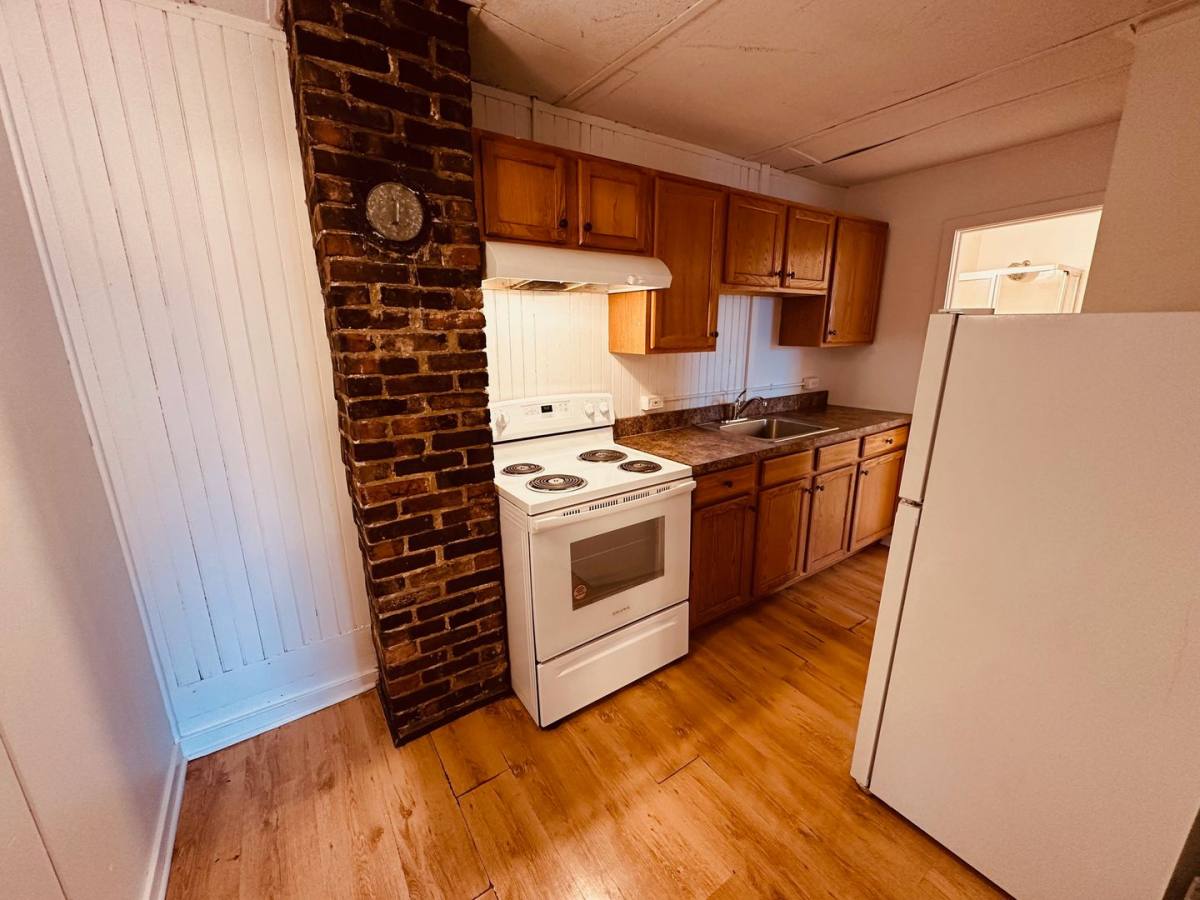Apartment for rent at 361 W Market St, York, PA 17401