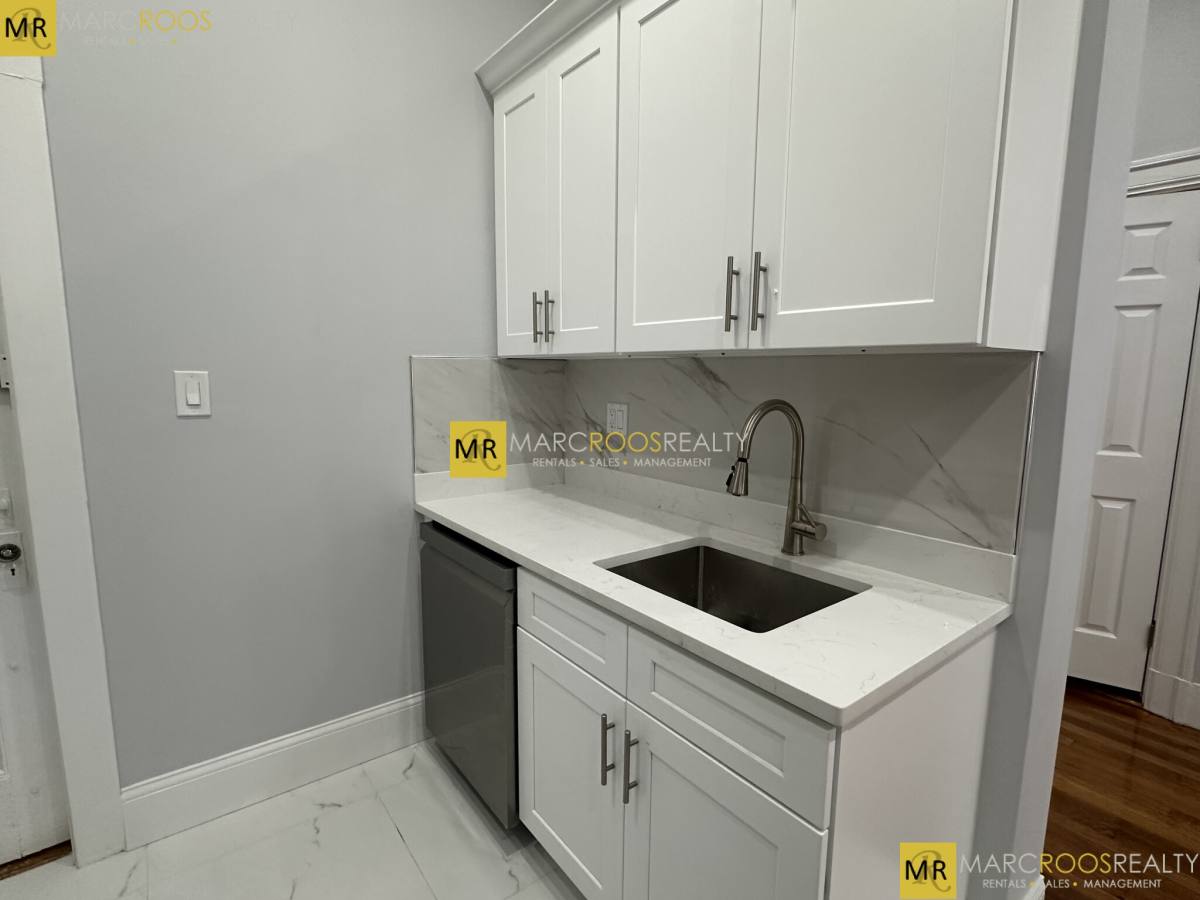 Apartment for rent at 474 Commonwealth Ave #2, Boston, MA 02215