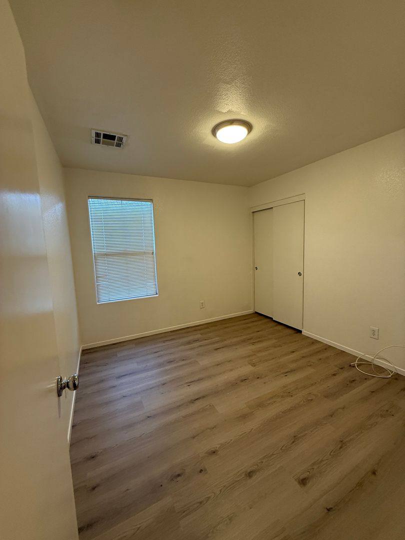 Townhouse for rent at 1358 Grass Creek Ave, Henderson, NV 89012