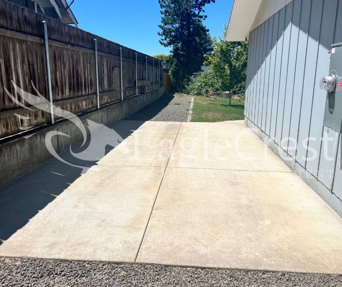 Apartment for rent at 1110 S College Ave, College Place, WA 99324