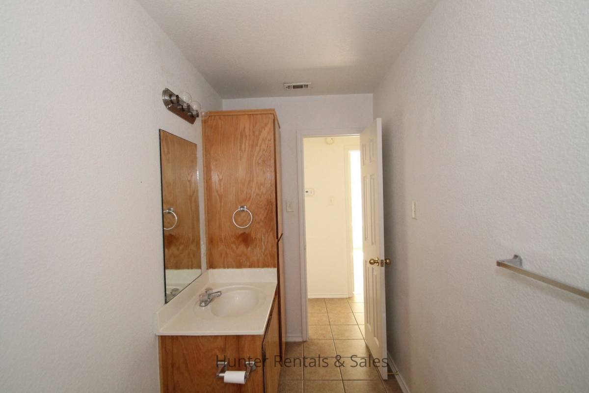Townhouse for rent at 302-A Jeff Gordon, Harker Heights, TX 76548