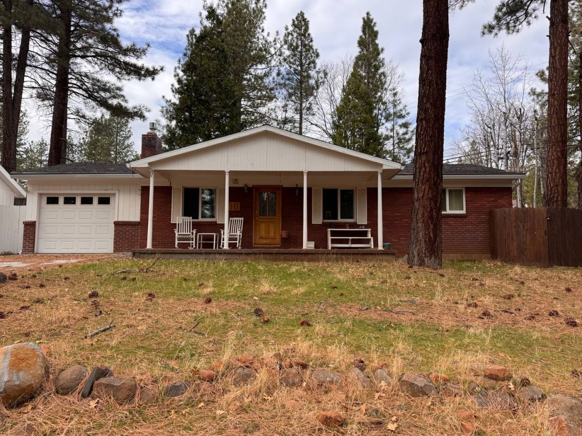 House for rent at 10 Cook St, Susanville, CA 96130