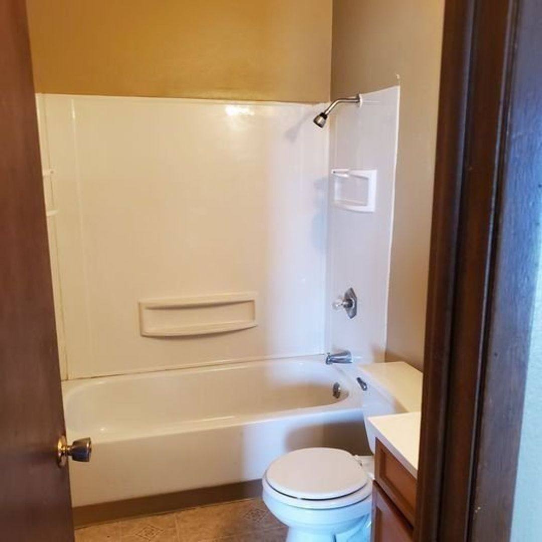 Apartment for rent at 306 S J St, Indianola, IA 50125