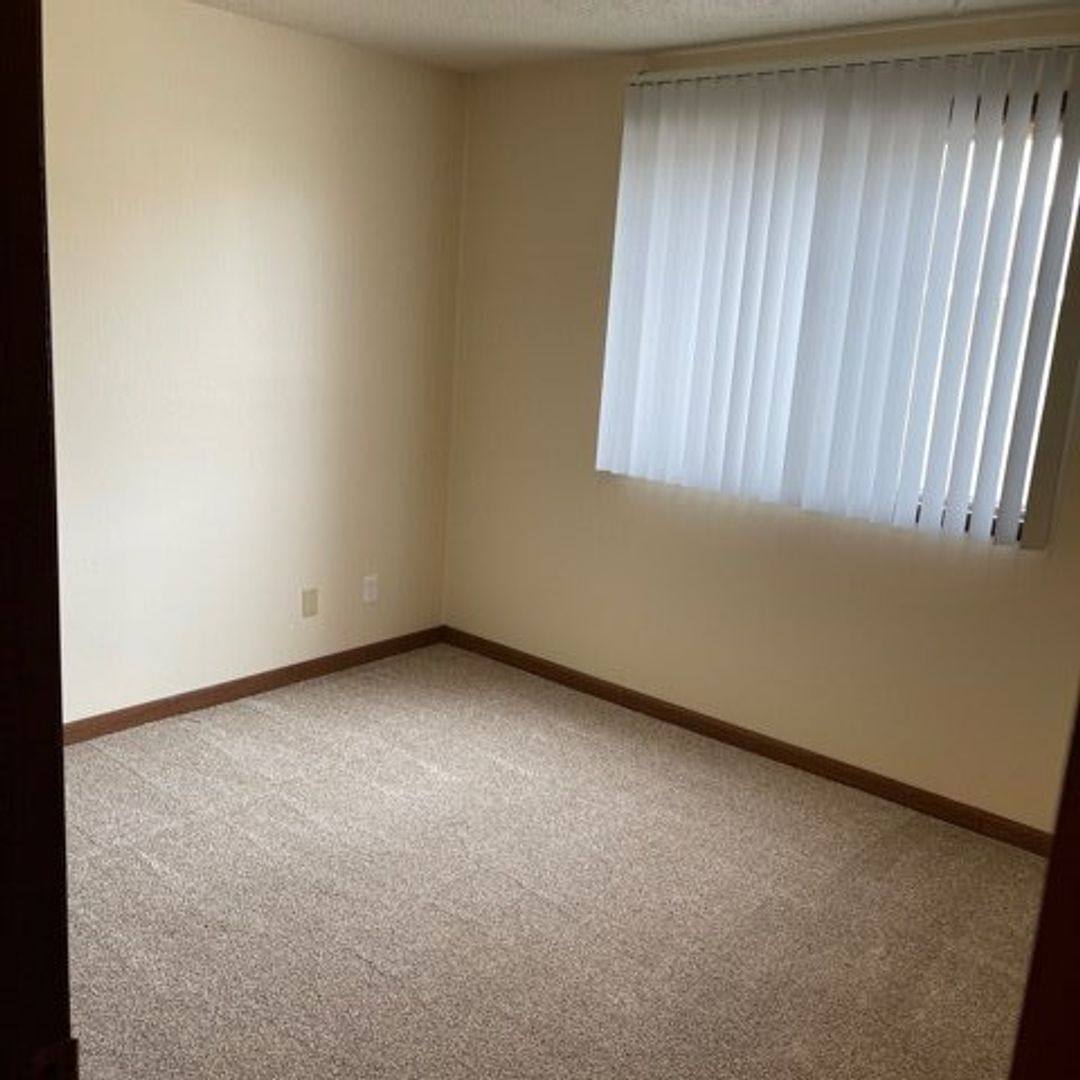 Apartment for rent at 306 S J St, Indianola, IA 50125