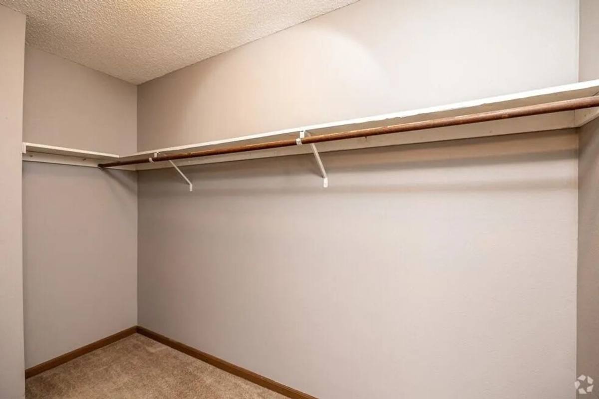 Apartment for rent at 1014 Oakcrest St, Iowa City, IA 52246
