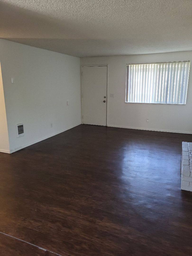 Apartment for rent at 3102-3108 Kauffman Ave, Vancouver, WA 98660