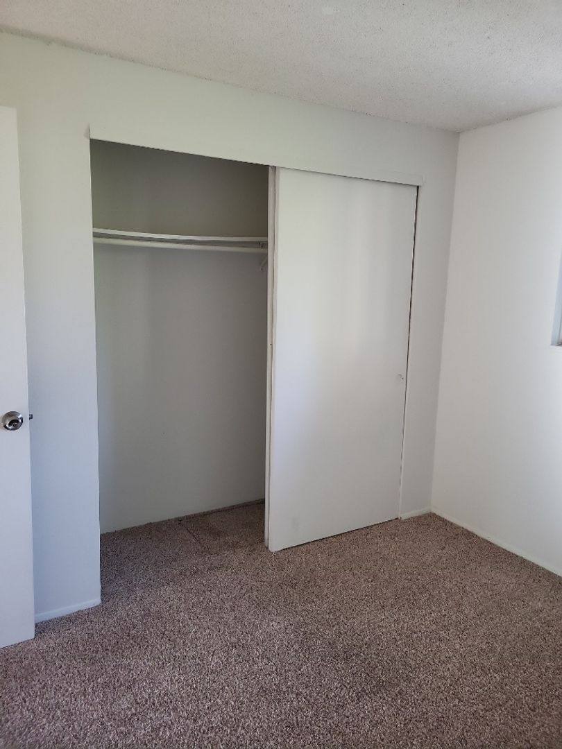 Apartment for rent at 3102-3108 Kauffman Ave, Vancouver, WA 98660