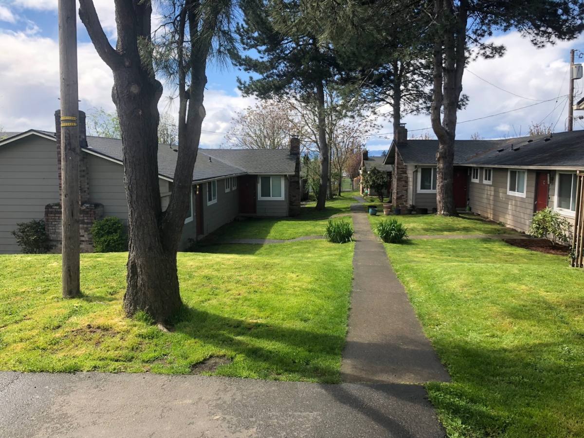 Apartment for rent at 3102-3108 Kauffman Ave, Vancouver, WA 98660