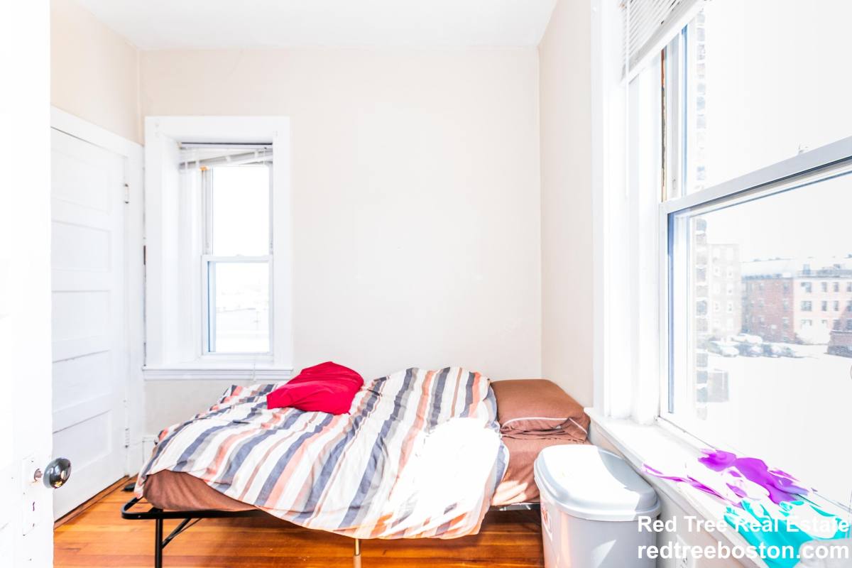 Apartment for rent at 1284 Commonwealth Ave #7, Allston, MA 02134