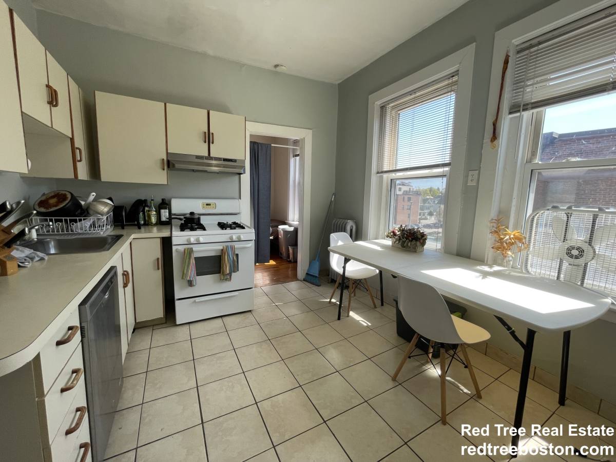 Apartment for rent at 1284 Commonwealth Ave #7, Allston, MA 02134