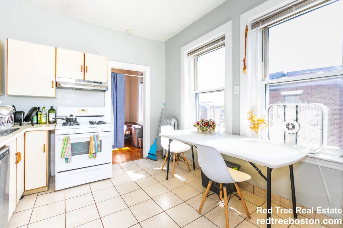 Apartment for rent at 1284 Commonwealth Ave #7, Allston, MA 02134