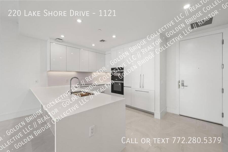 Condo for rent at 220 Lake Shore Dr #1121, West Palm Beach, FL 33403