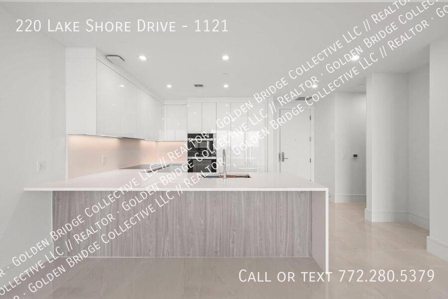 Condo for rent at 220 Lake Shore Dr #1121, West Palm Beach, FL 33403