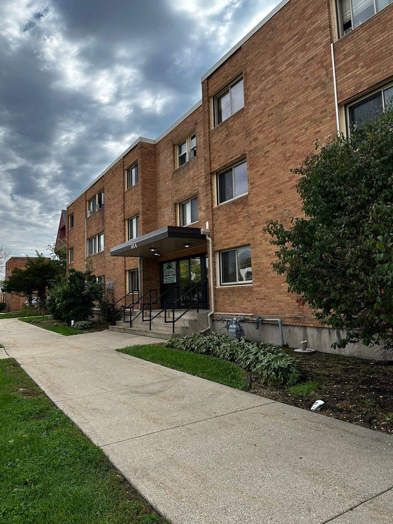 Apartment for rent at 614 Broad St, Beloit, WI 53511
