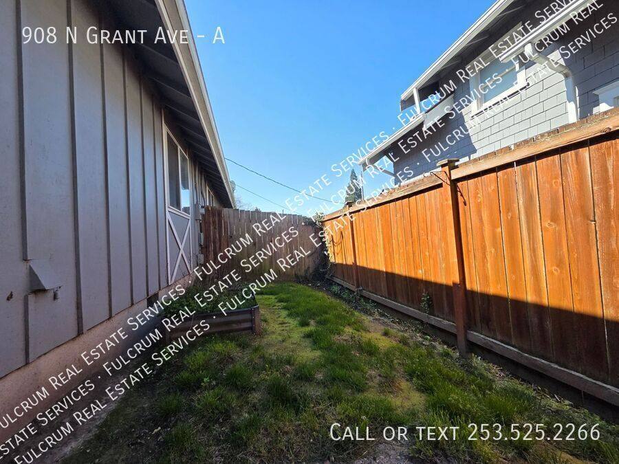 Apartment for rent at 908 N Grant Ave #A, Tacoma, WA 98403