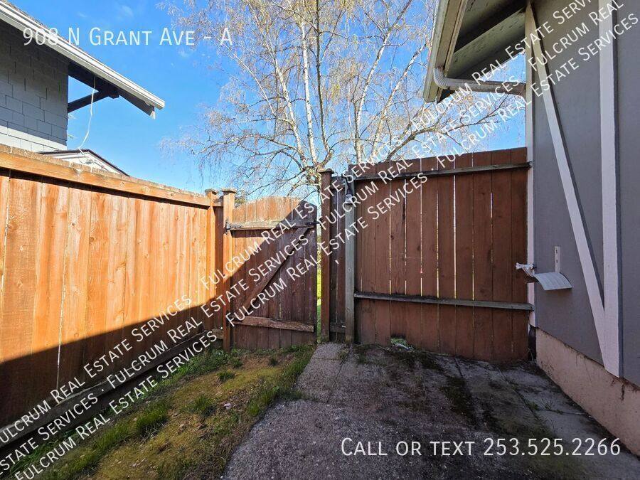 Apartment for rent at 908 N Grant Ave #A, Tacoma, WA 98403