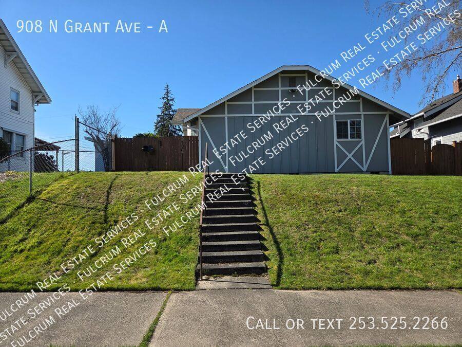Apartment for rent at 908 N Grant Ave #A, Tacoma, WA 98403