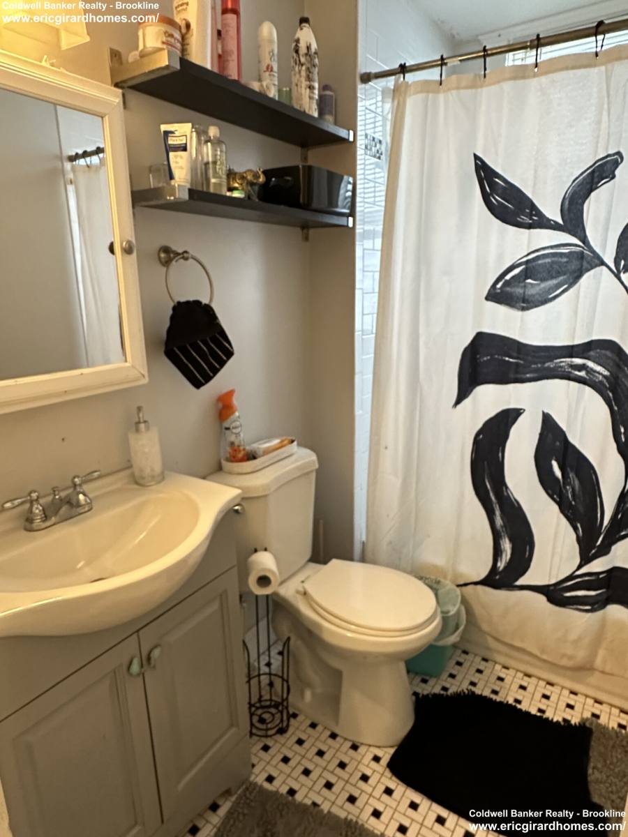 Apartment for rent at 194 Marion St #2, East Boston, MA 02128