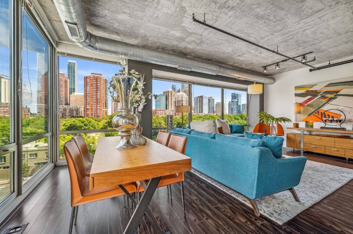 Apartment for rent at 936 S Clark St #1-714, Chicago, IL 60605