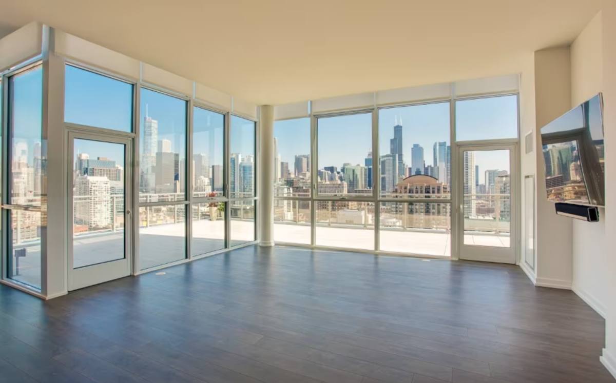 Apartment for rent at 734 N Hudson Ave #507, Chicago, IL 60654