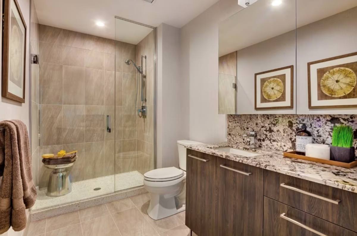 Apartment for rent at 734 N Hudson Ave #507, Chicago, IL 60654