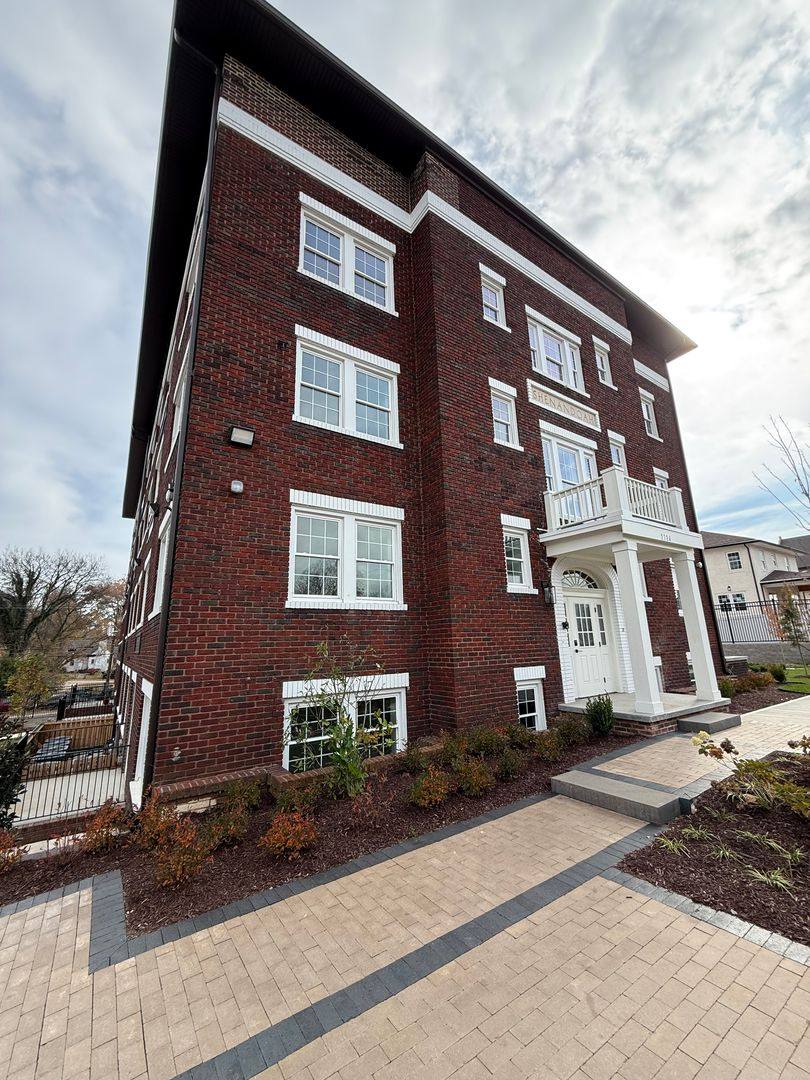 Apartment for rent at 2724 Magnolia Ave, Knoxville, TN 37914