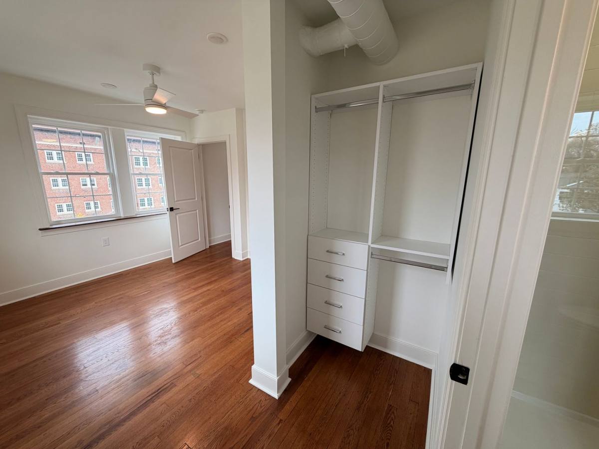 Apartment for rent at 2724 Magnolia Ave, Knoxville, TN 37914