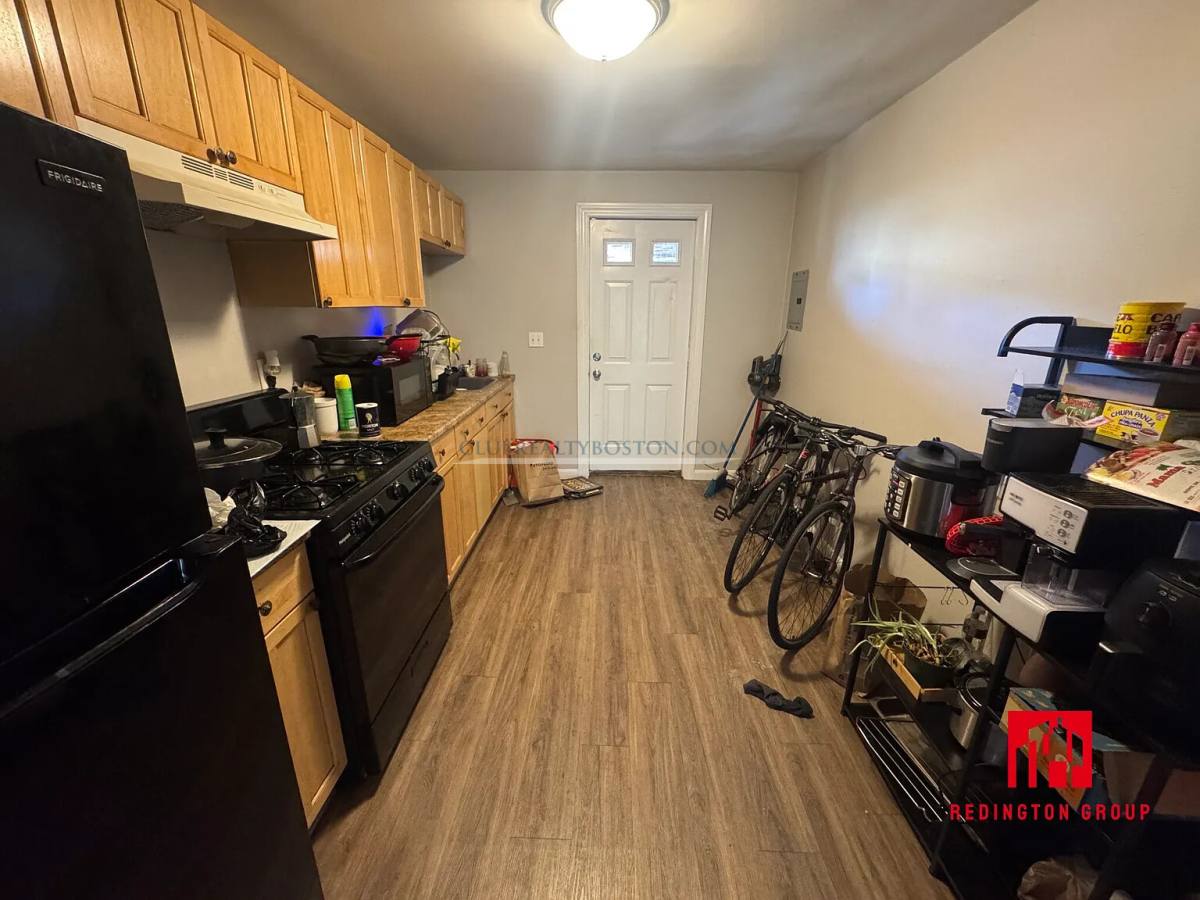House for rent at 134 Pearl St #2, Somerville, MA 02145