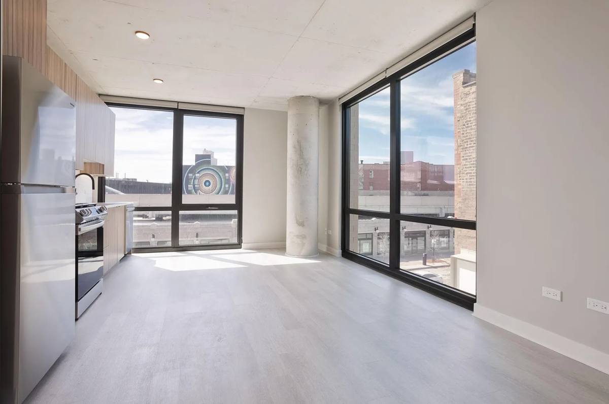 Apartment for rent at 4621 N Broadway St #509, Chicago, IL 60640