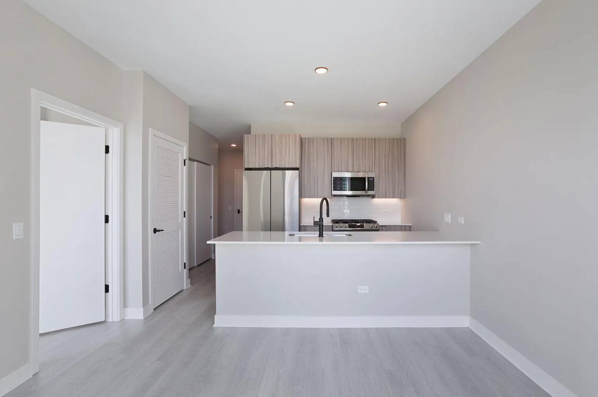 Apartment for rent at 4621 N Broadway St #828, Chicago, IL 60640