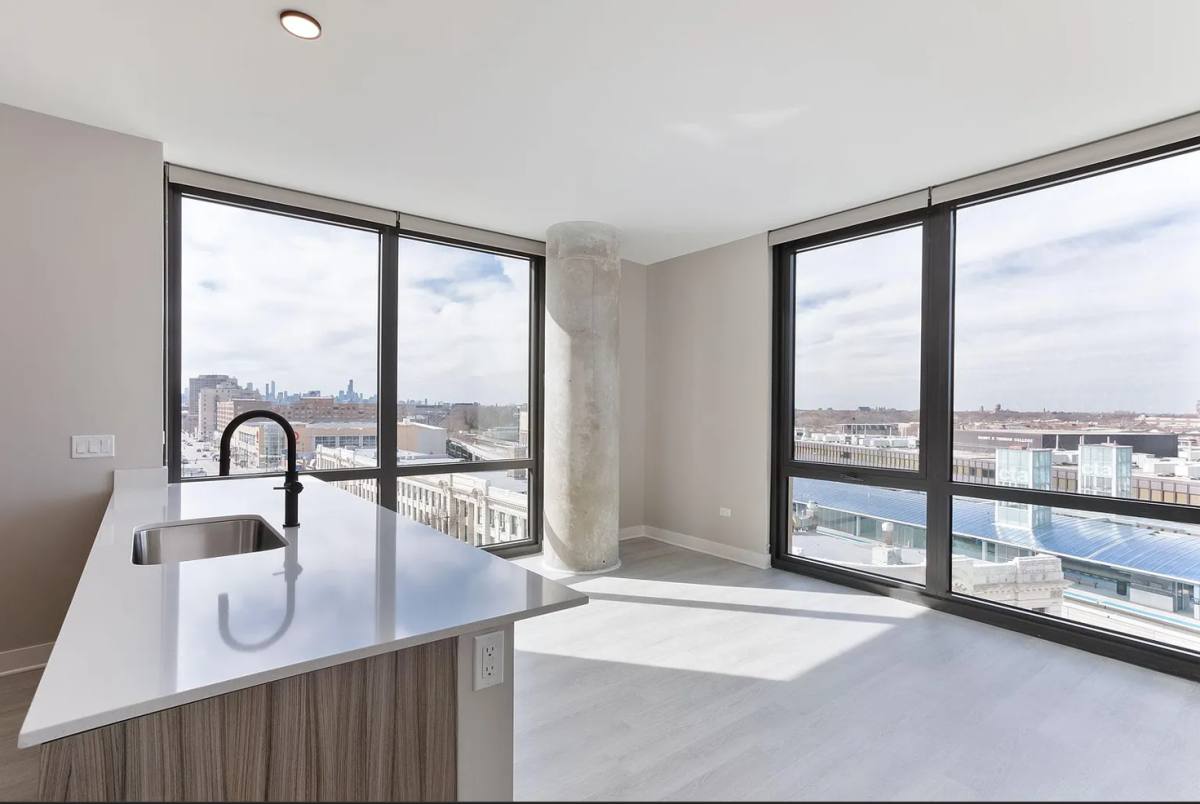 Apartment for rent at 4621 N Broadway St #828, Chicago, IL 60640