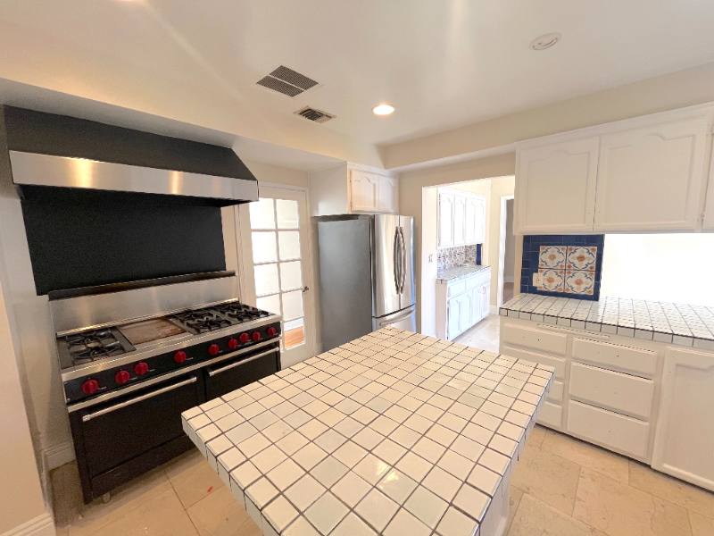 Condo for rent at 223 1 2 S Gale Dr, Beverly Hills, CA 90211