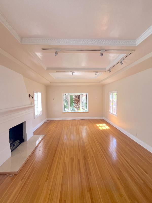 Condo for rent at 223 1 2 S Gale Dr, Beverly Hills, CA 90211